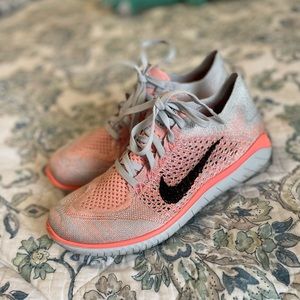 Women’s Nike Free Run Flyknit size 7.5